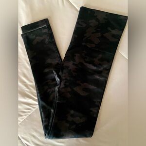 Spanx seamless camo leggings